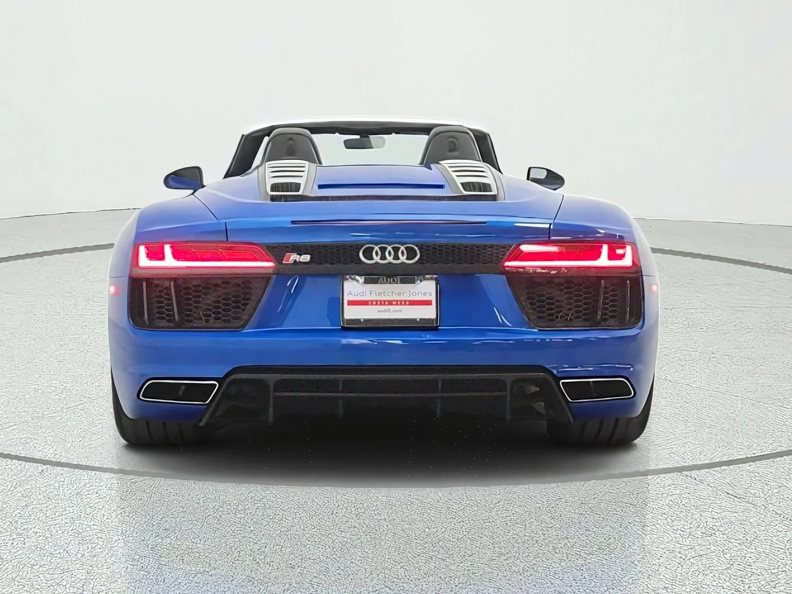 Used 2017 Ara Blue Crystal Effect/Black Roof Audi V10 image 6