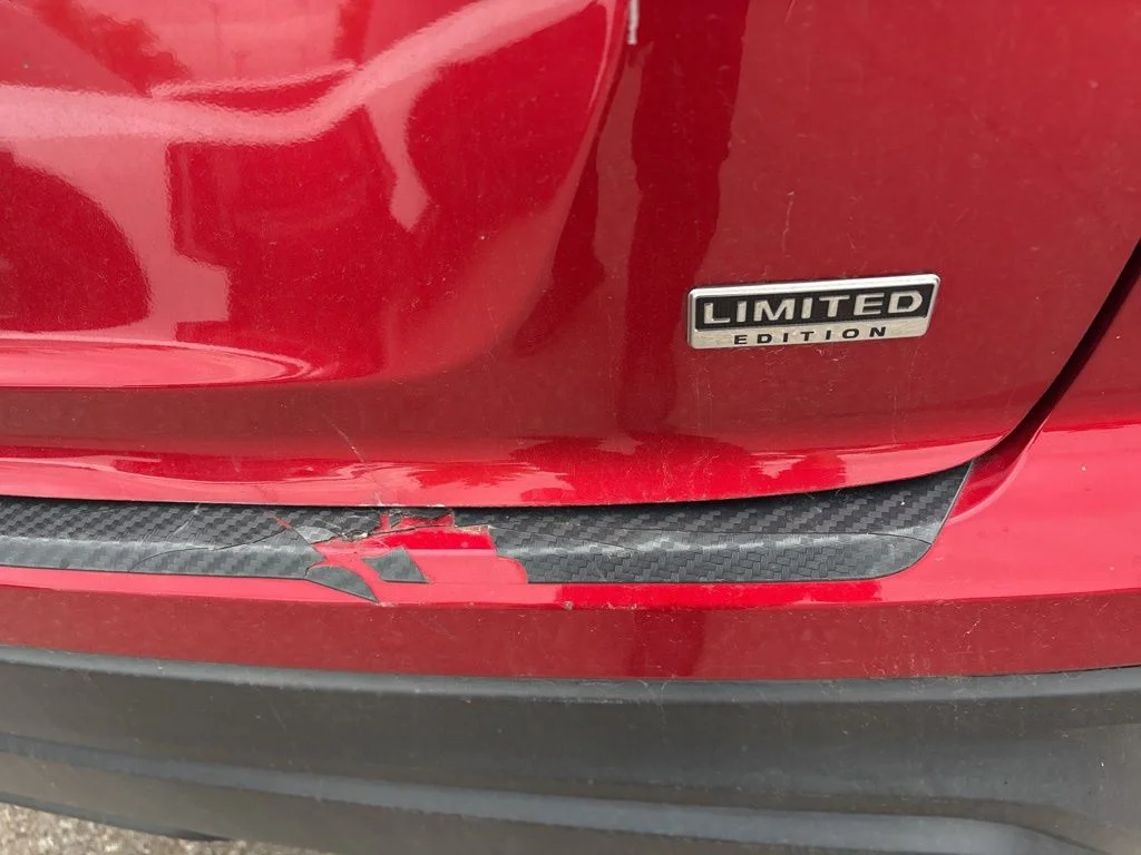 Used 2023 Red Mitsubishi SE image 14