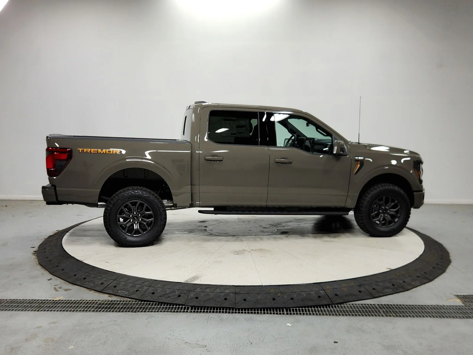 New 2026 Gray Ford Tremor image 9