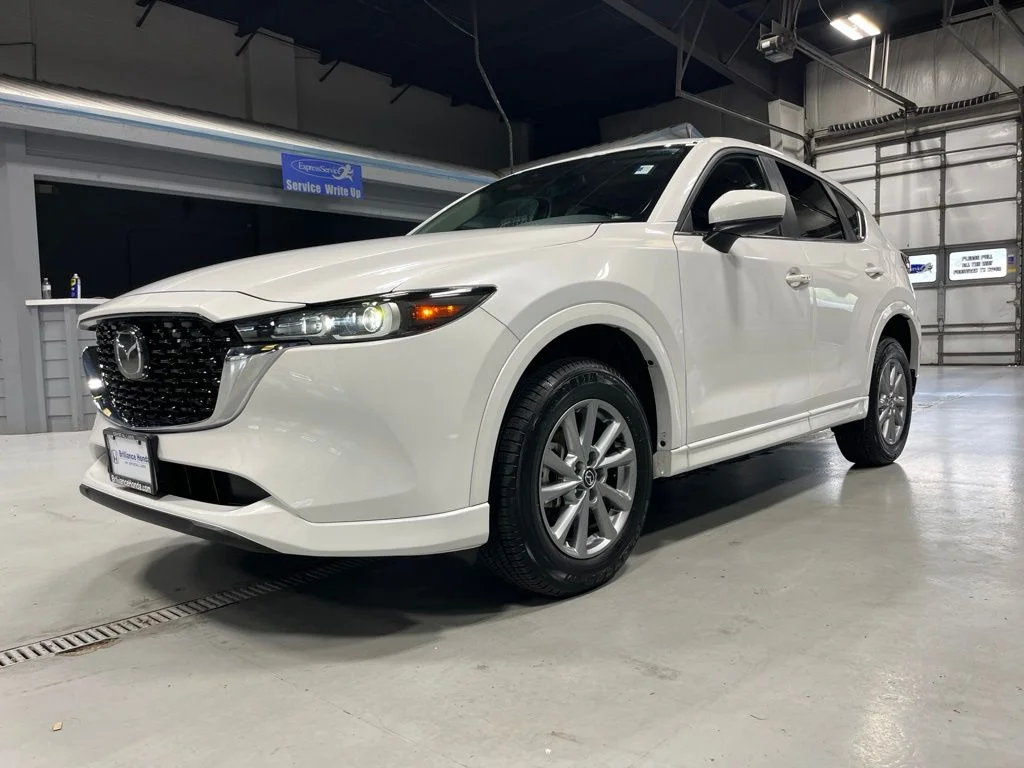Used 2025 White Metallic Mazda 2.5 S Preferred Package image 3