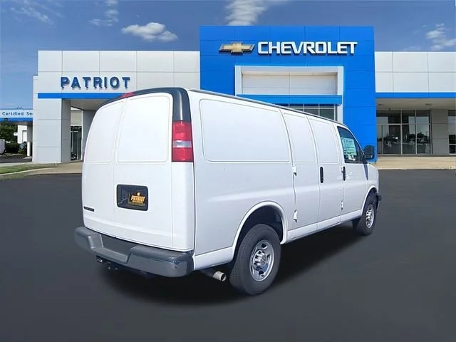 New 2024 Summit White Chevrolet WT image 11