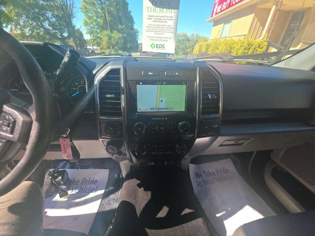 Used 2019 Silver Ford XLT image 8