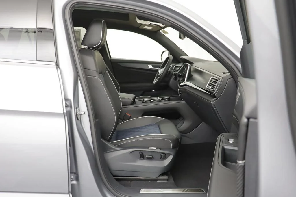 2026 Volkswagen Atlas Cross Sport SEL Premium R-LINE - Photo 20