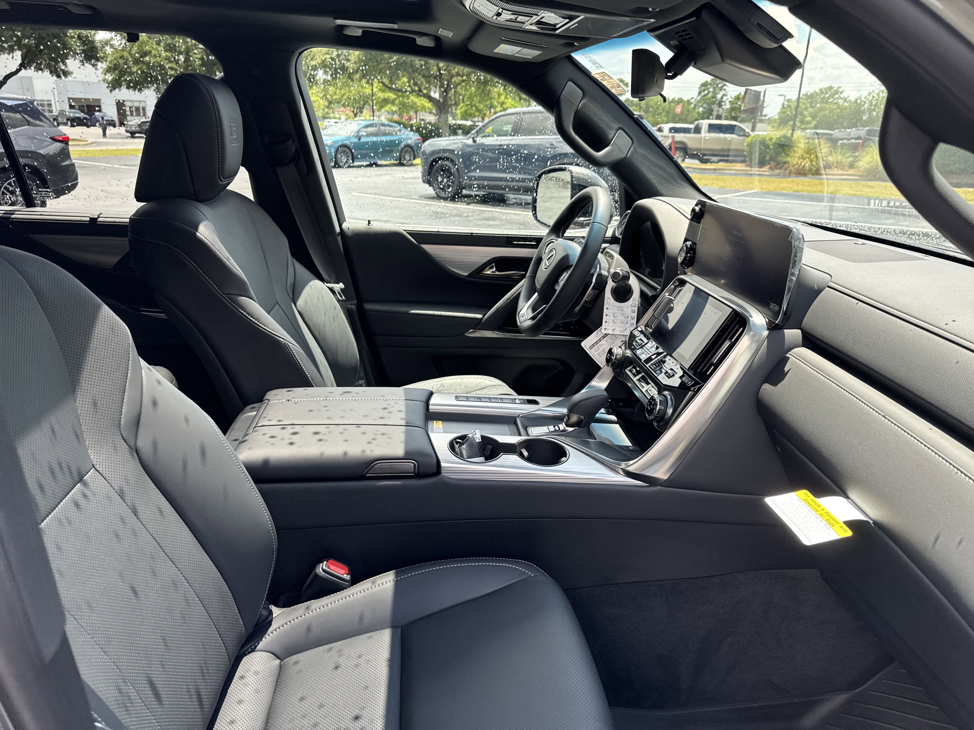 2025 Lexus LX F-Sport - Photo 36