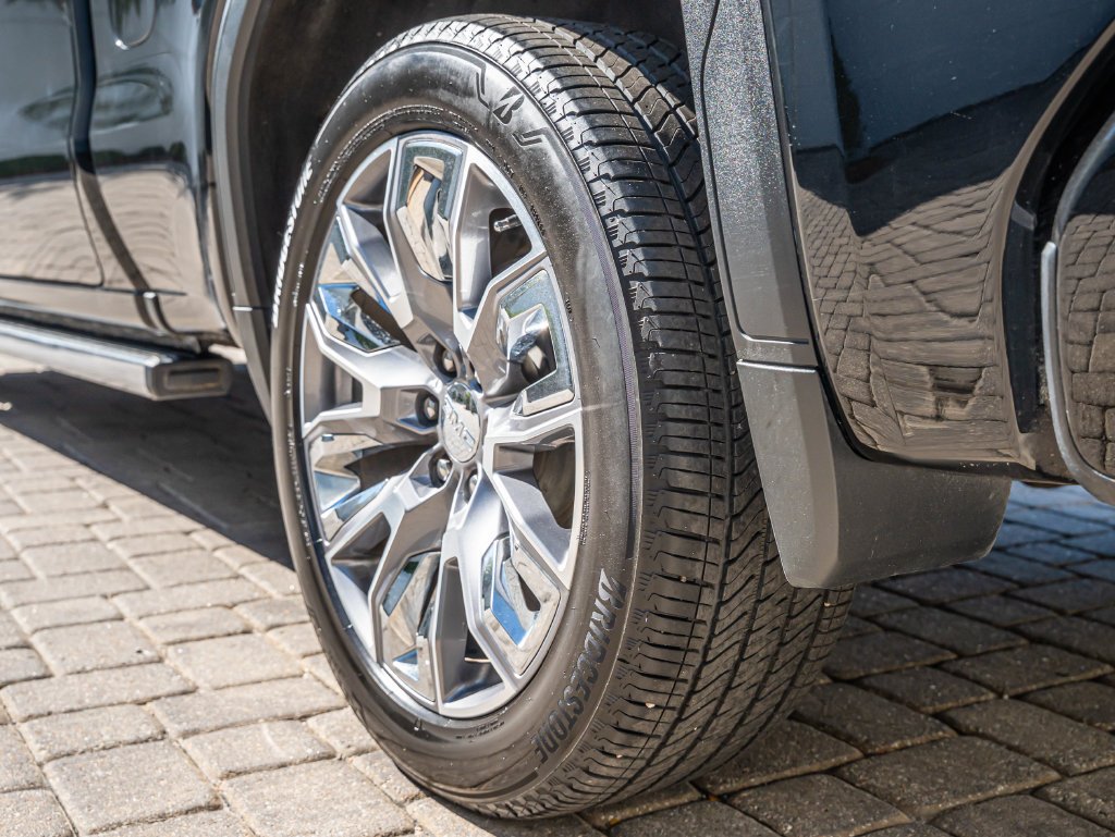 Used 2024 Onyx Black GMC Denali image 50