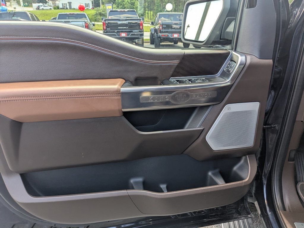 Used 2024  Ford King Ranch image 11