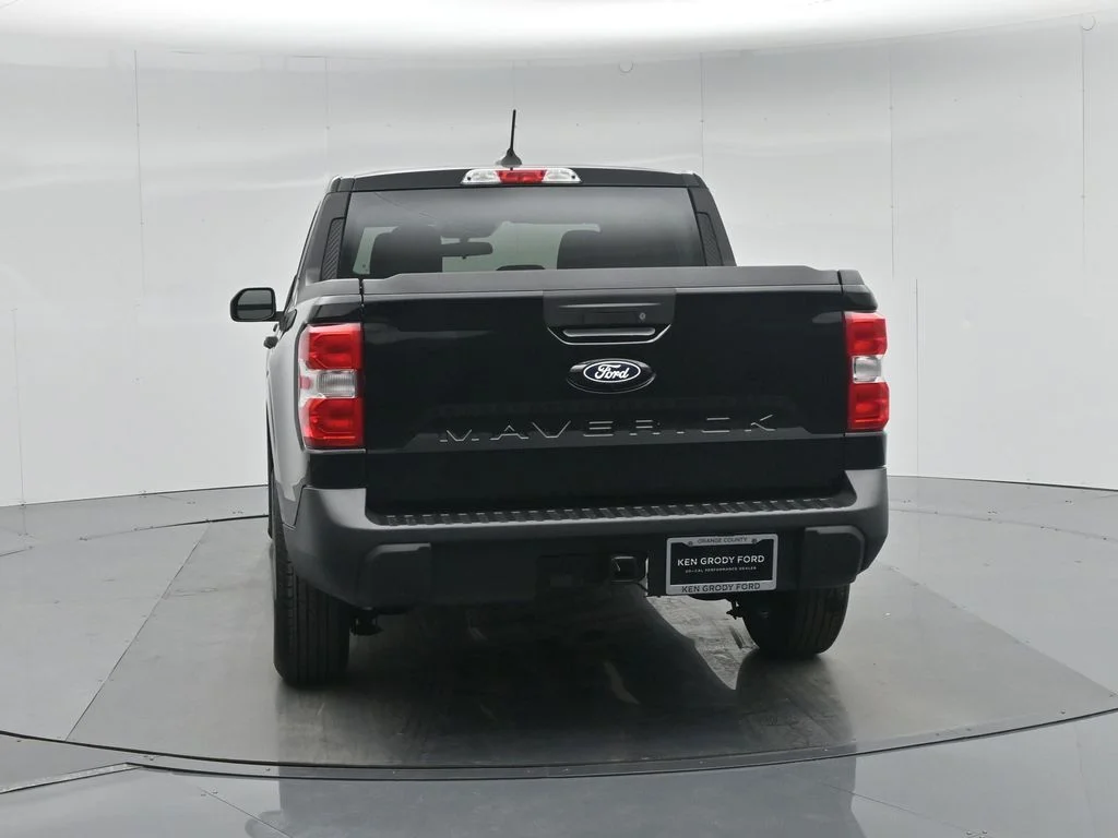 New 2026 Shadow Black Ford XLT image 26