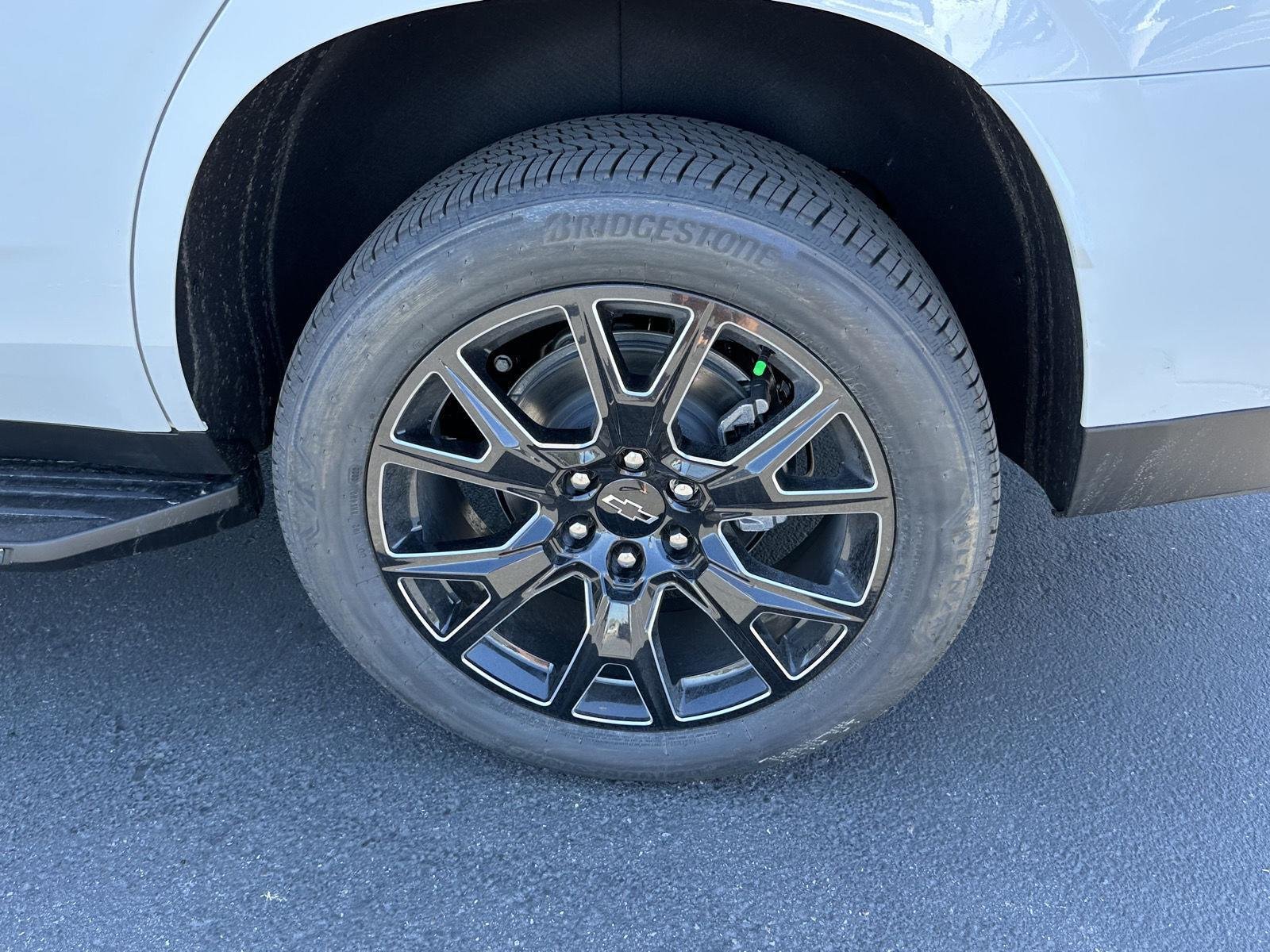New 2026 Polar White Tricoat Chevrolet Premier image 14