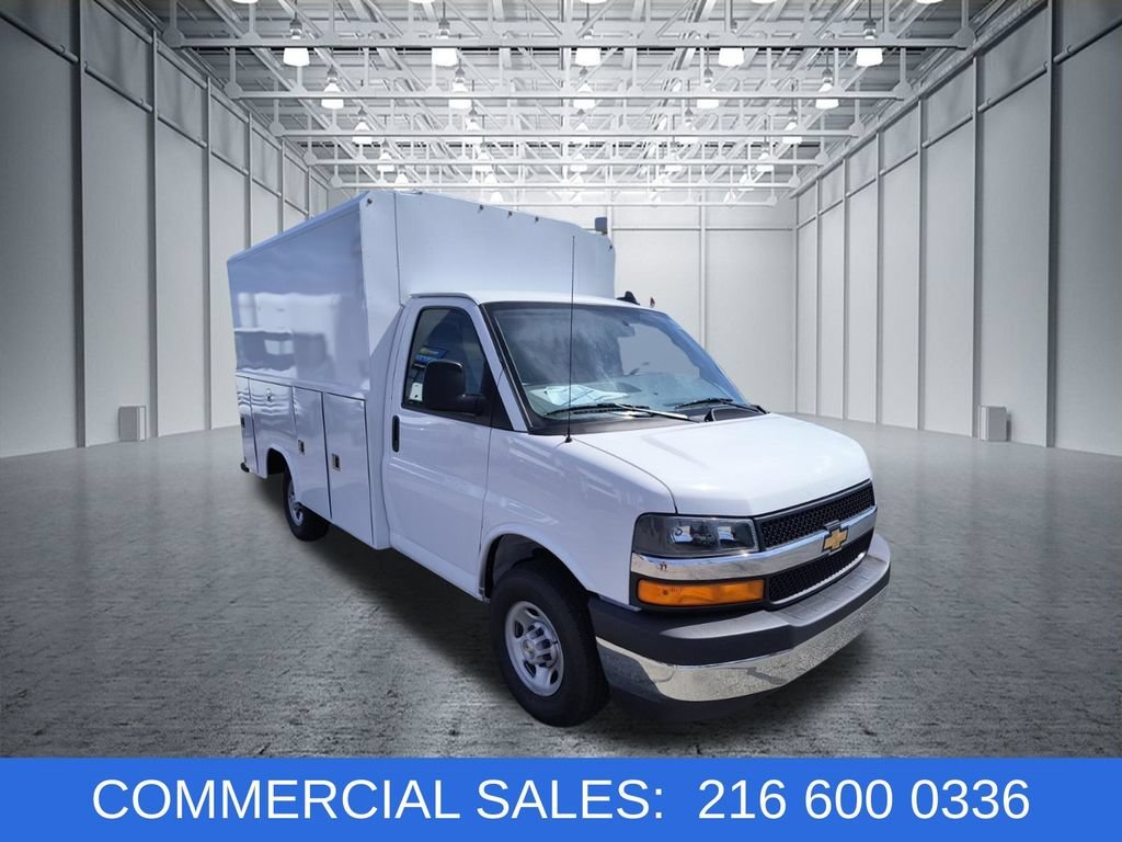 2025 Chevrolet Express Cutaway