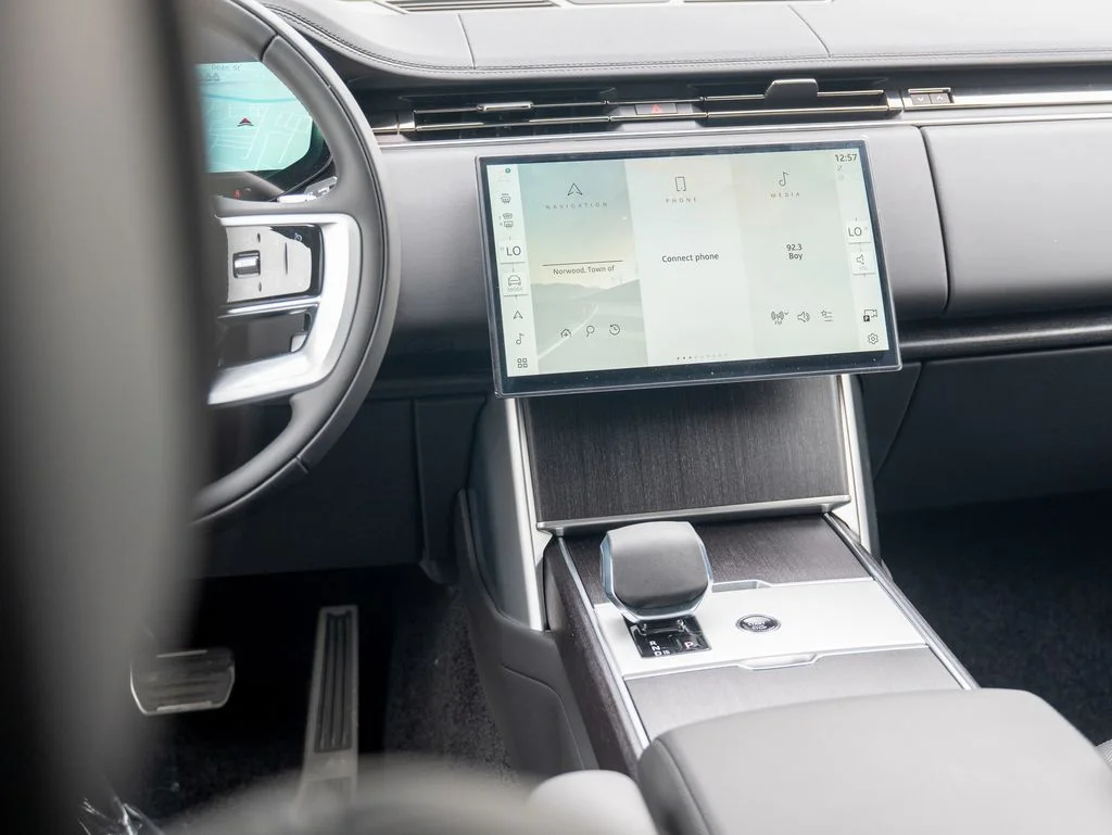 New 2026 Carpathian Grey Land Rover SE image 20