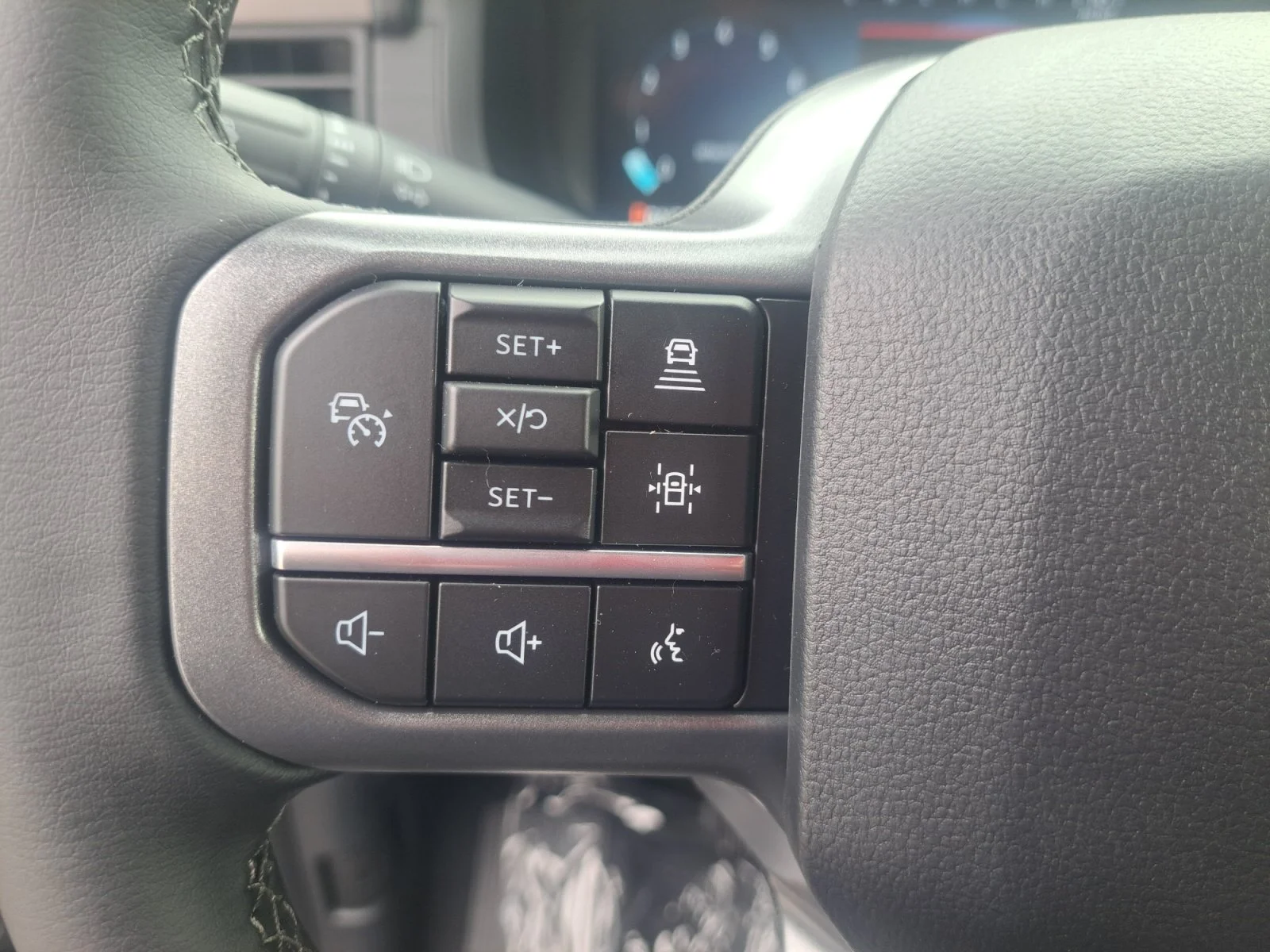 New 2026 Marsh Gray Ford XLT image 26