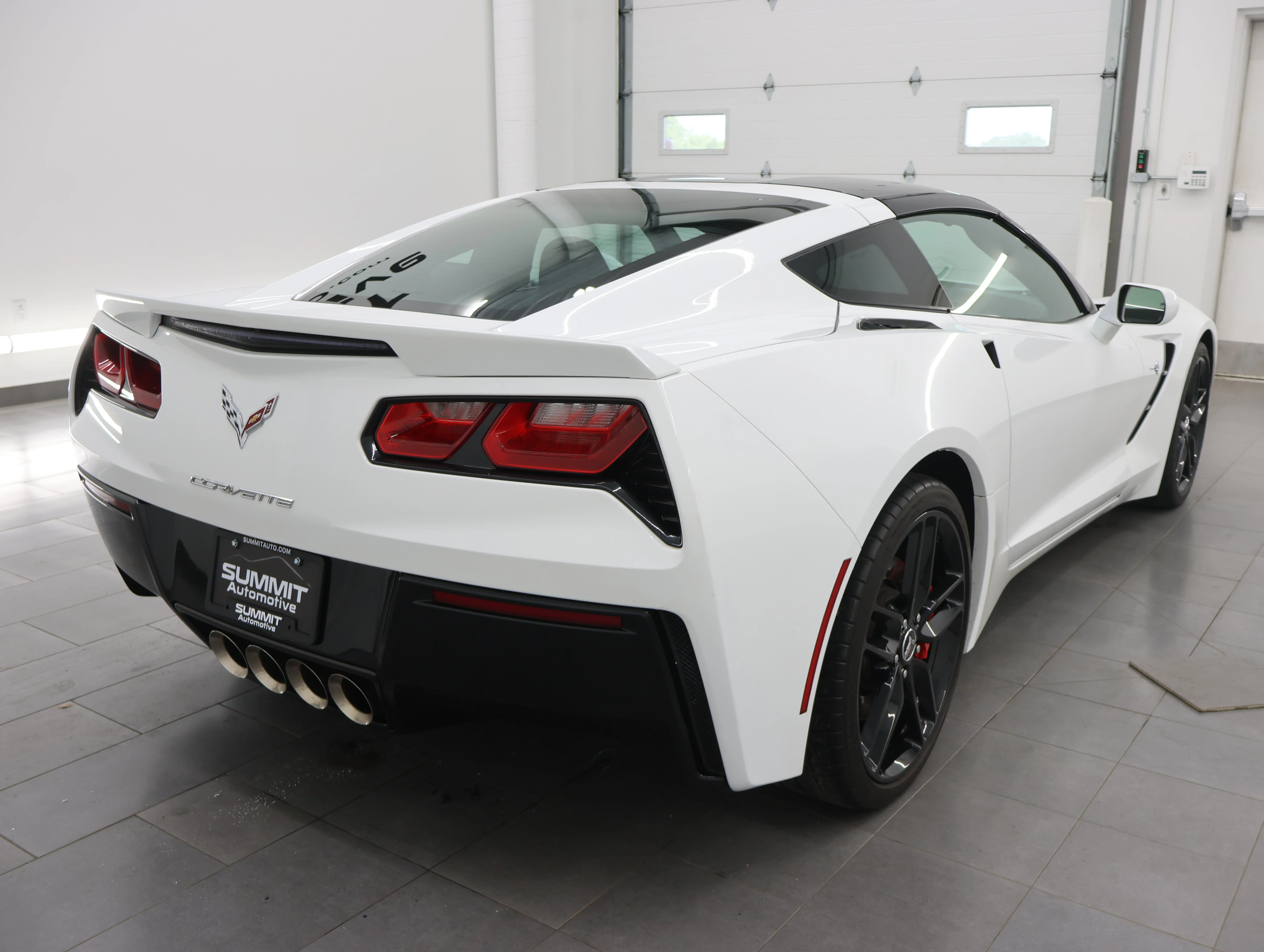Used 2015 Arctic White Chevrolet Stingray Z51 image 5