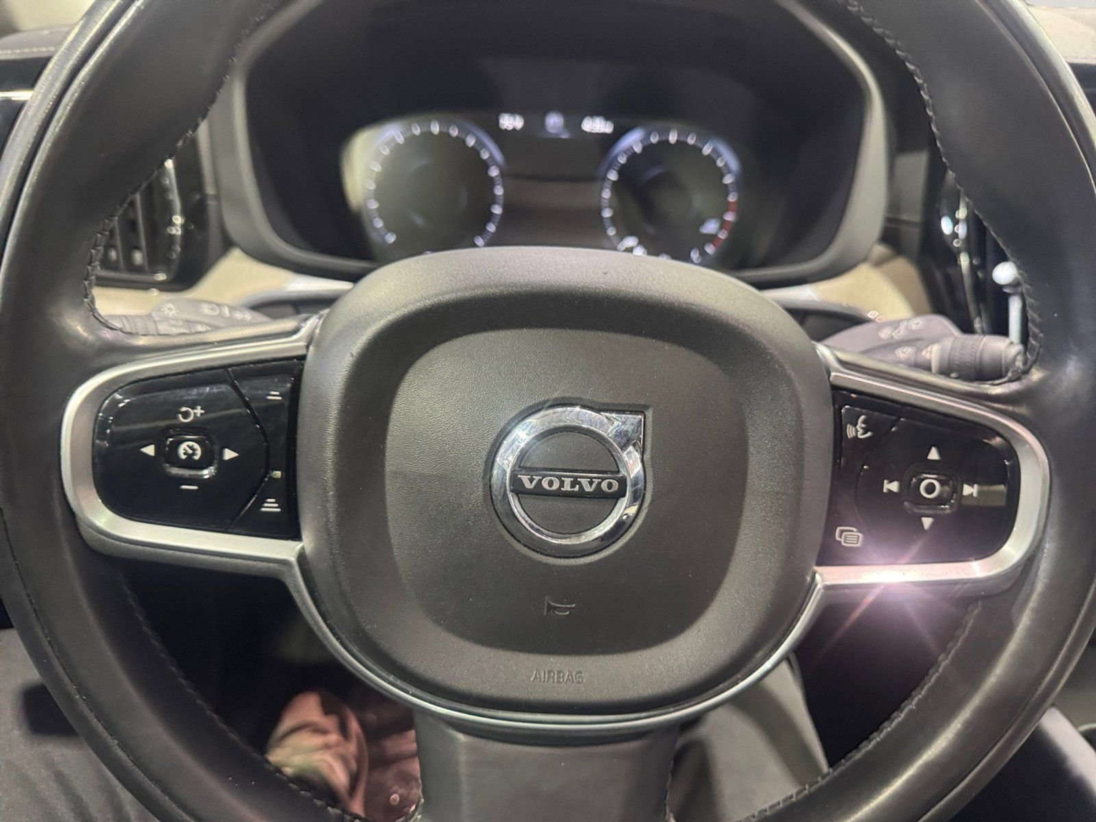 Used 2018 Black Volvo T6 Inscription image 18