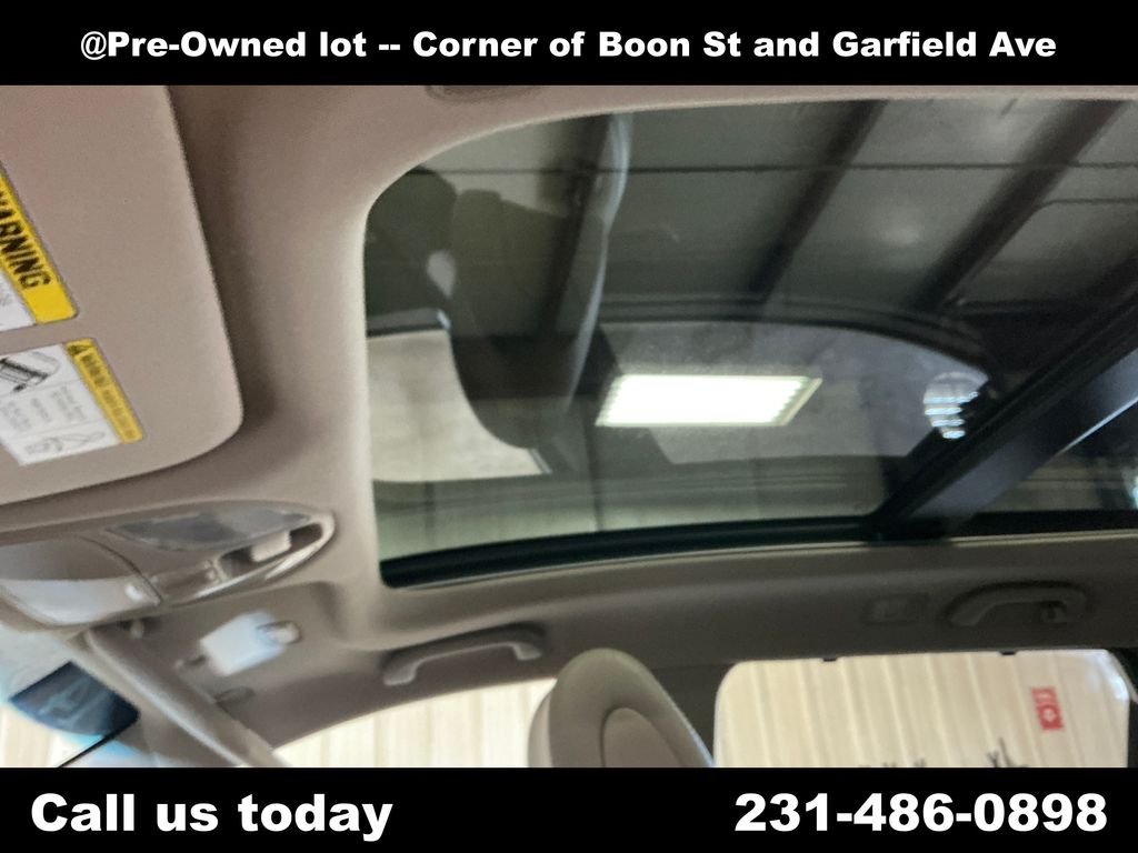 Used 2014 White Hyundai 2.0T image 13