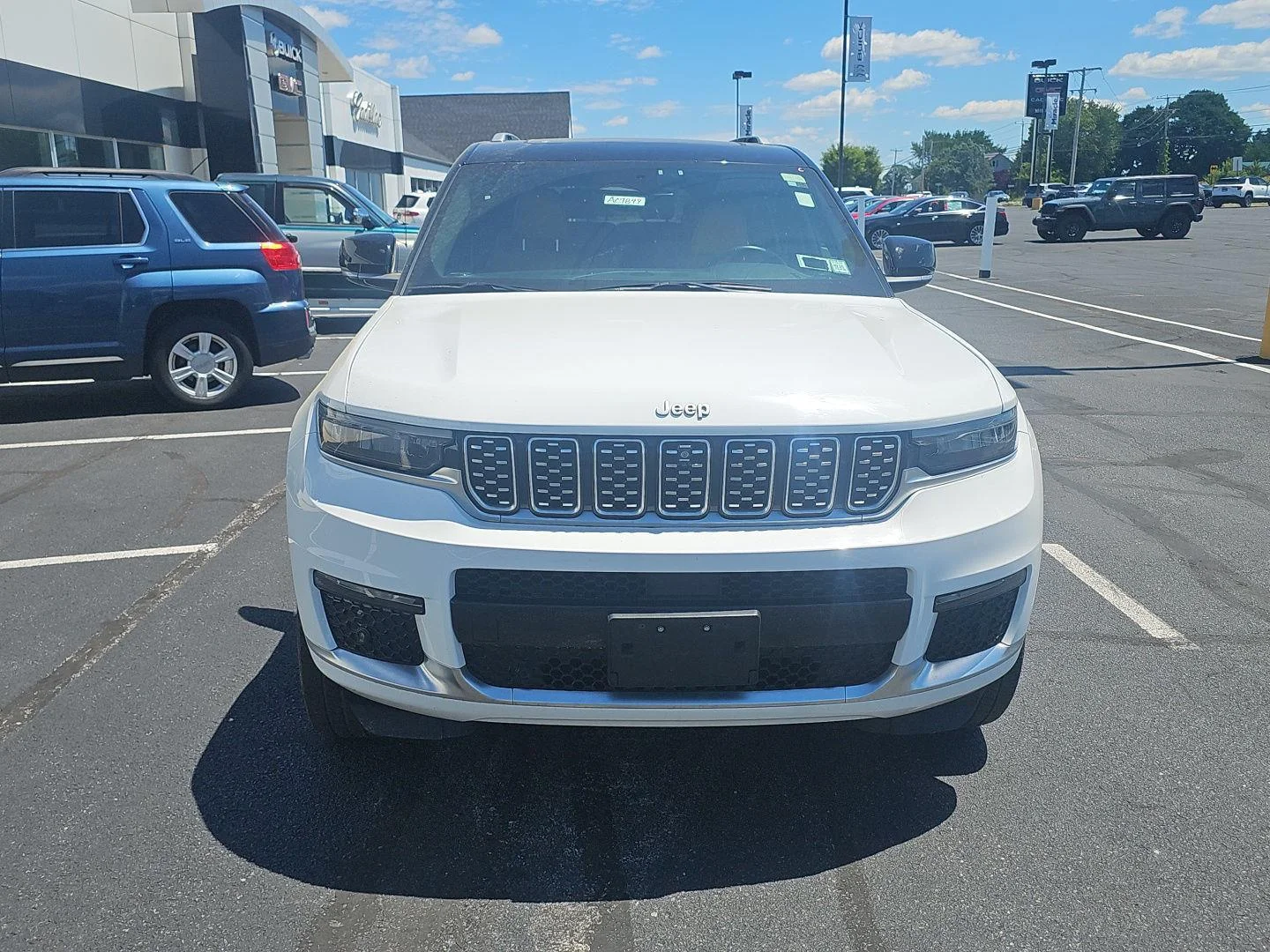 Used 2022 Bright White Clea Jeep Summit Reserve image 2