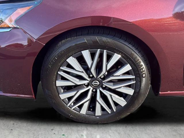 Used 2024 Red Nissan 2.5 SV image 9