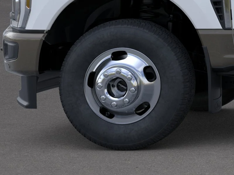 New 2026 Star White Metallic Tri-Coat Ford F-350® King Ranch® image 41