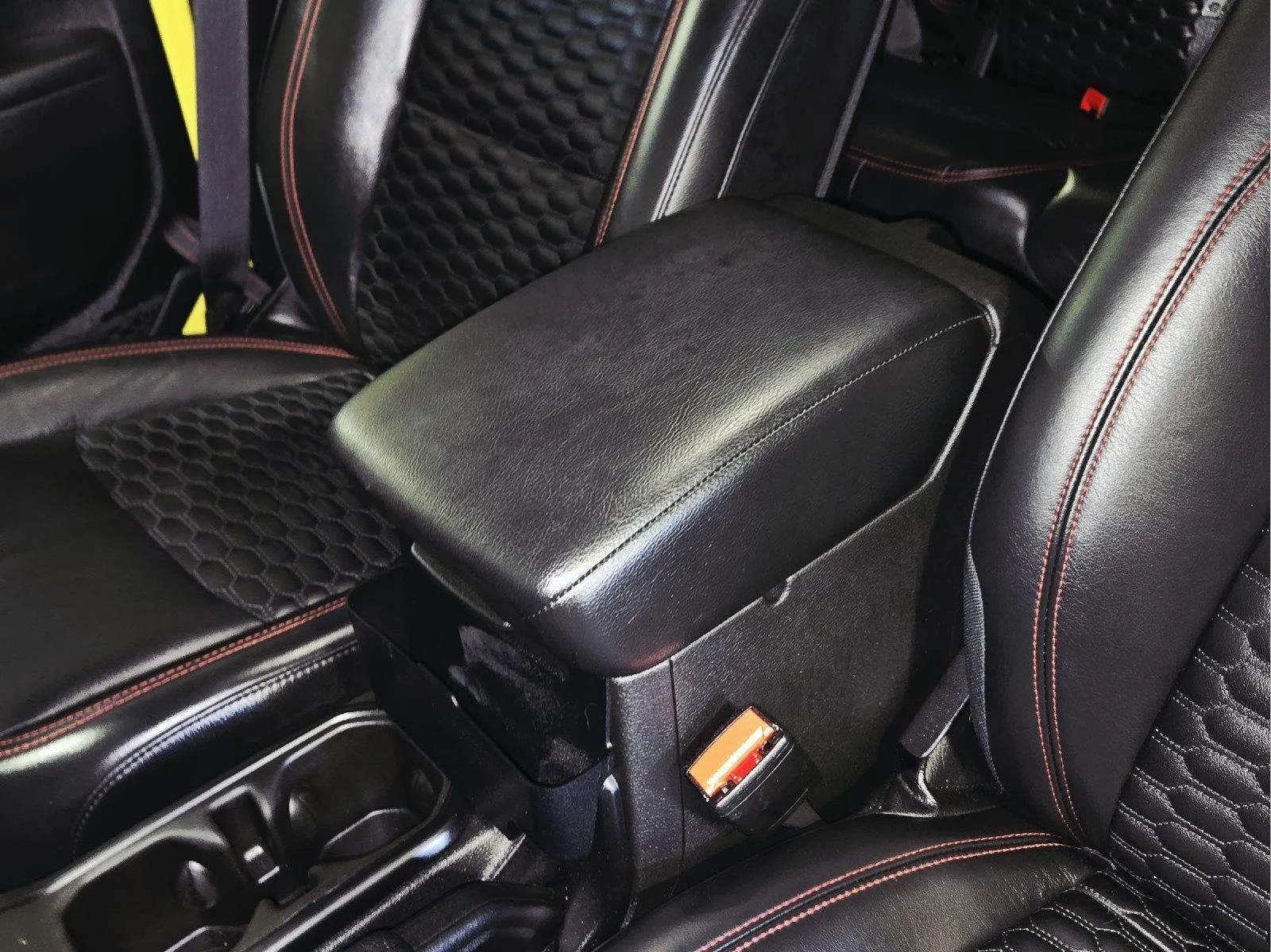Used 2023 High Velocity Clearcoat Jeep Rubicon image 32