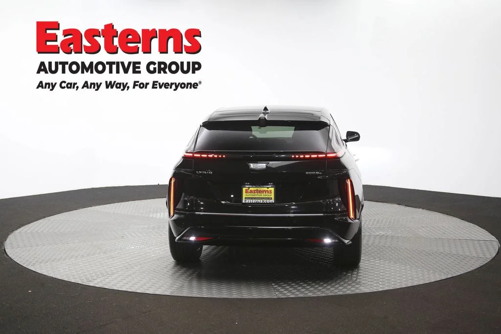 Used 2025 Black Cadillac Luxury image 38
