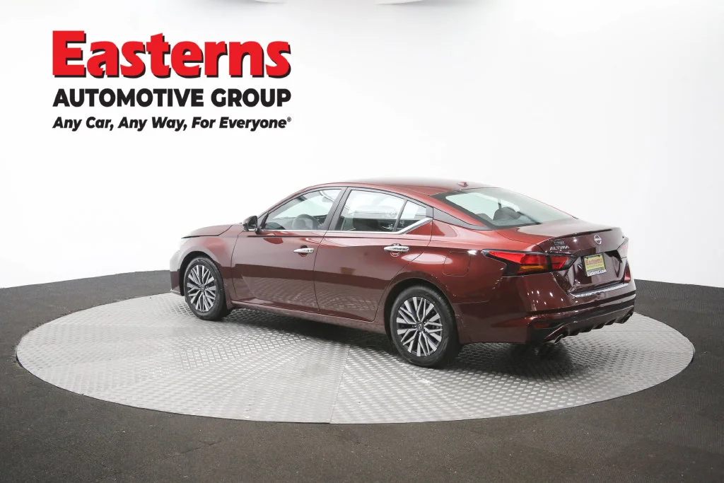 Used 2023 Red Nissan 2.5 SV image 67