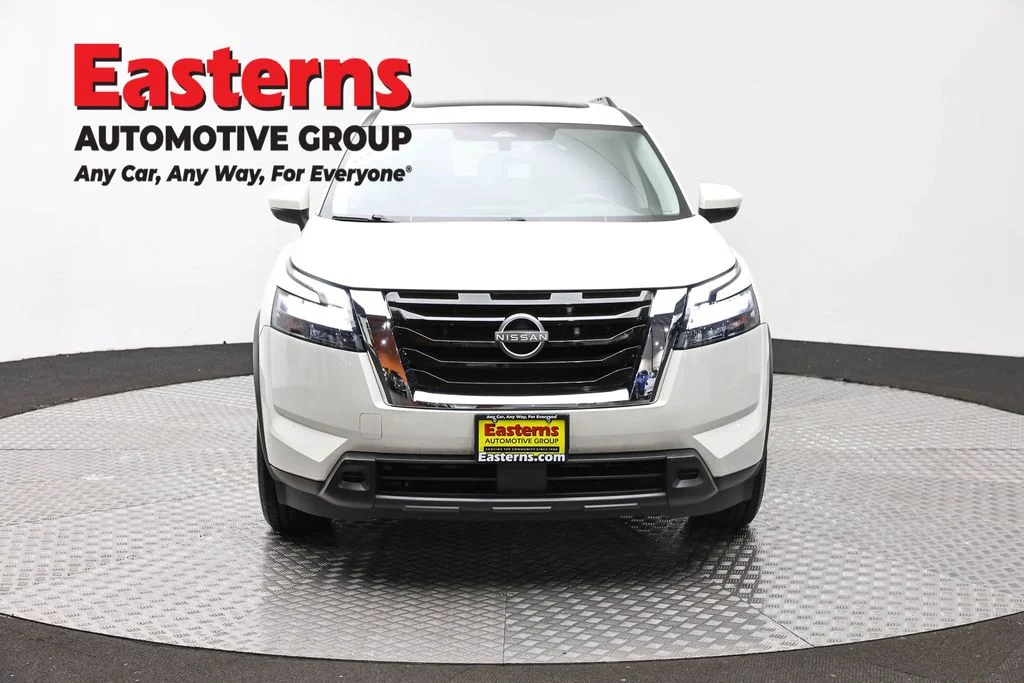Used 2023 White Nissan SV image 2
