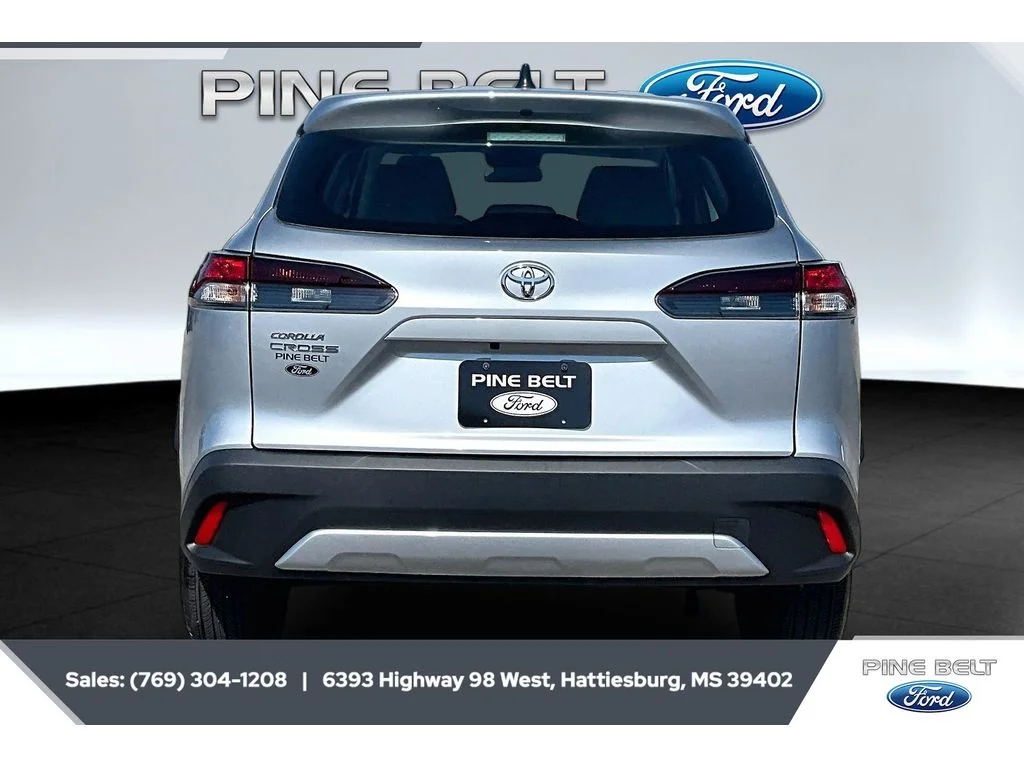 Used 2026 Sonic Silver Toyota L image 4
