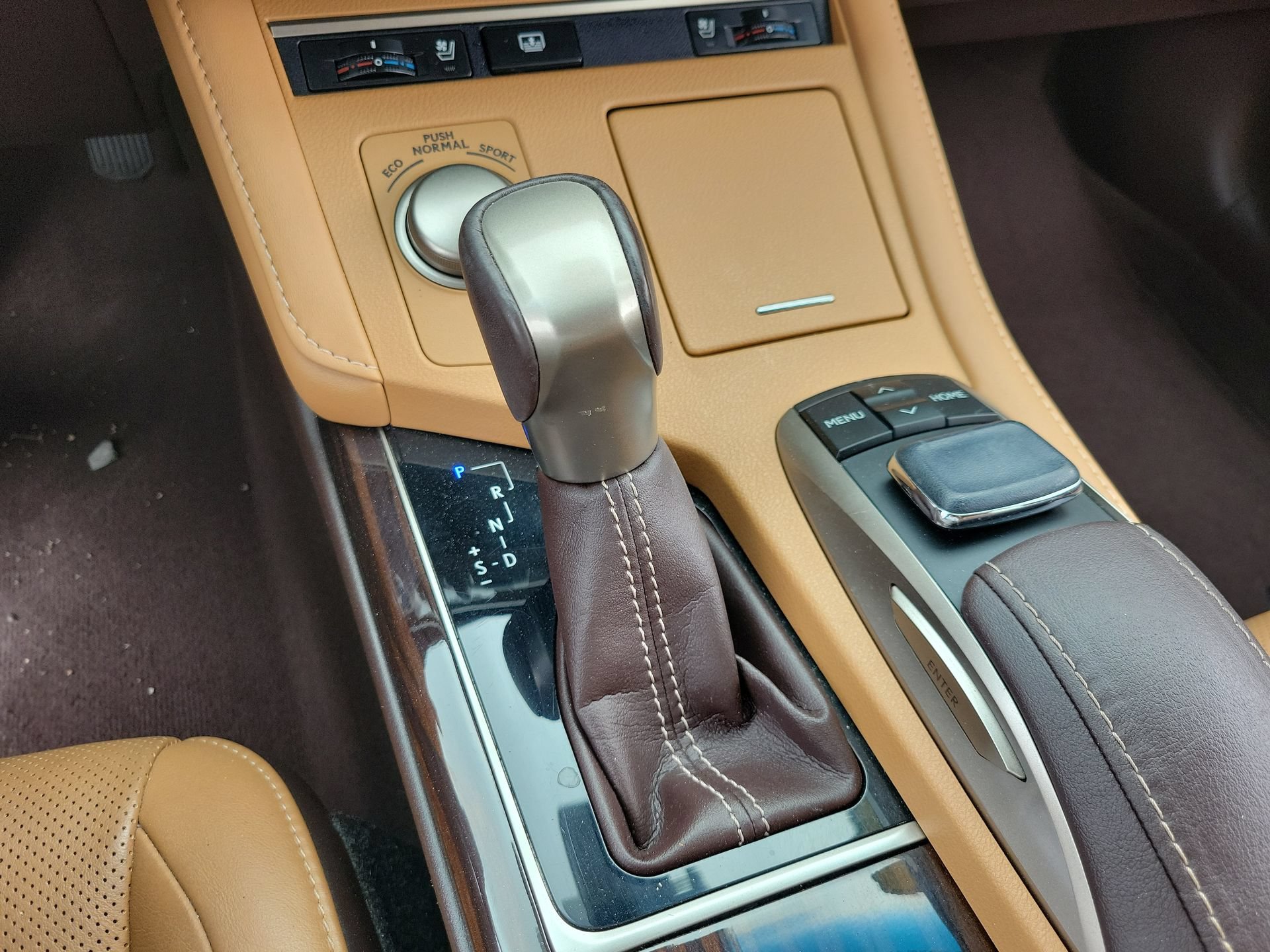 Used 2016 Matador Red Mica Lexus 350 image 27