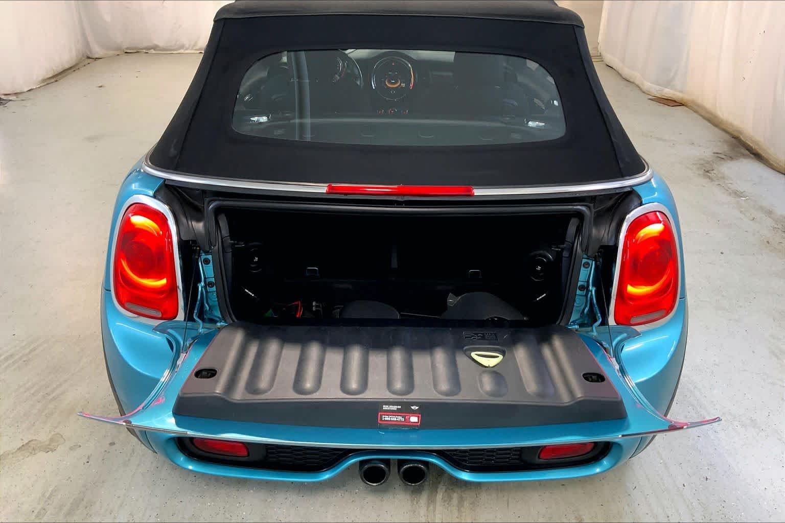 Used 2017 Caribbean Aqua Metallic MINI Cooper S image 33