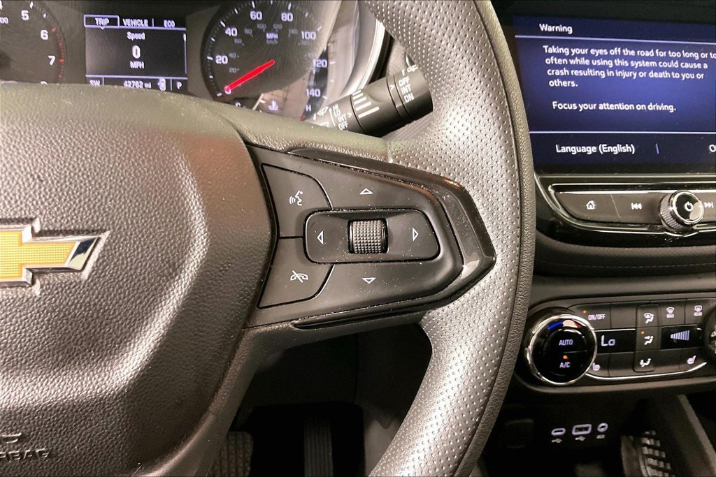 Used 2023 White Chevrolet LT image 11