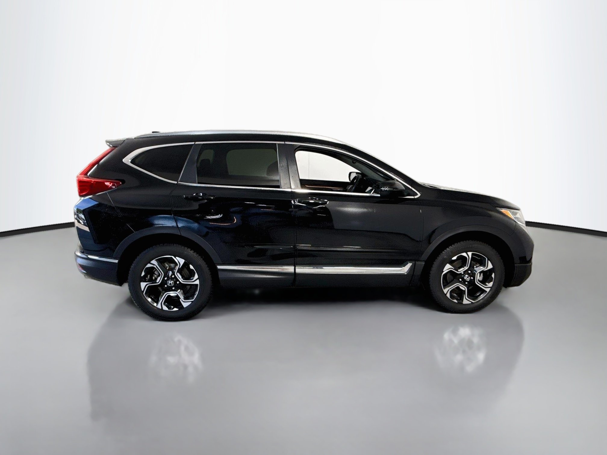 Used 2018 Crystal Black Pearl Honda Touring image 12