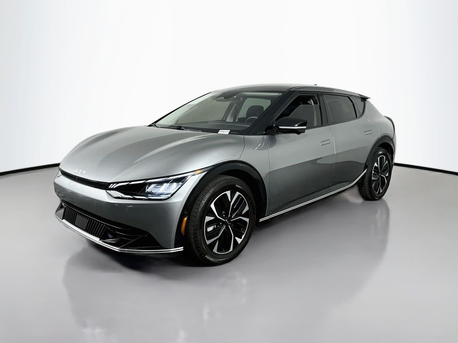 Used 2022 Steel Gray Kia Wind image 3