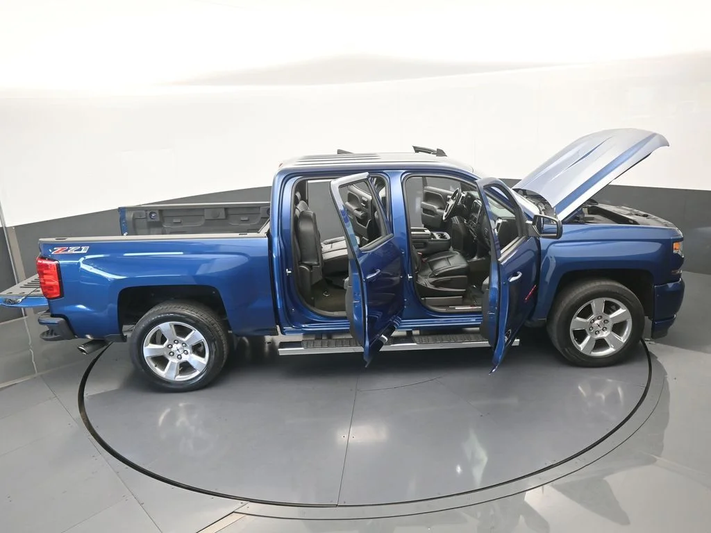 Used 2016 Deep Ocean Blue Metallic Chevrolet LT image 55