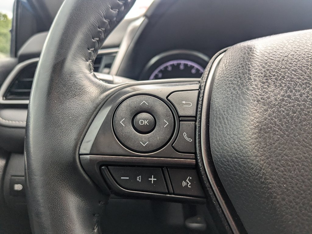 Used 2023  Toyota SE image 21