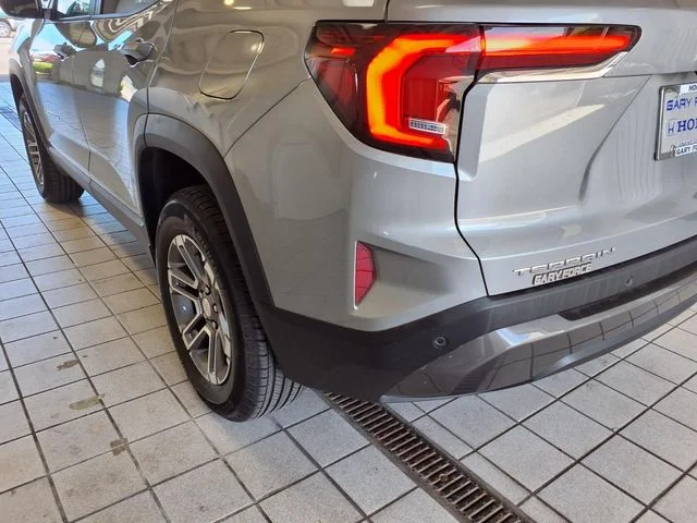 Used 2026 Sterling Metallic GMC Elevation image 21