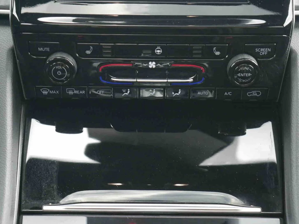 Certified Used 2024 Black Jeep Altitude X image 8