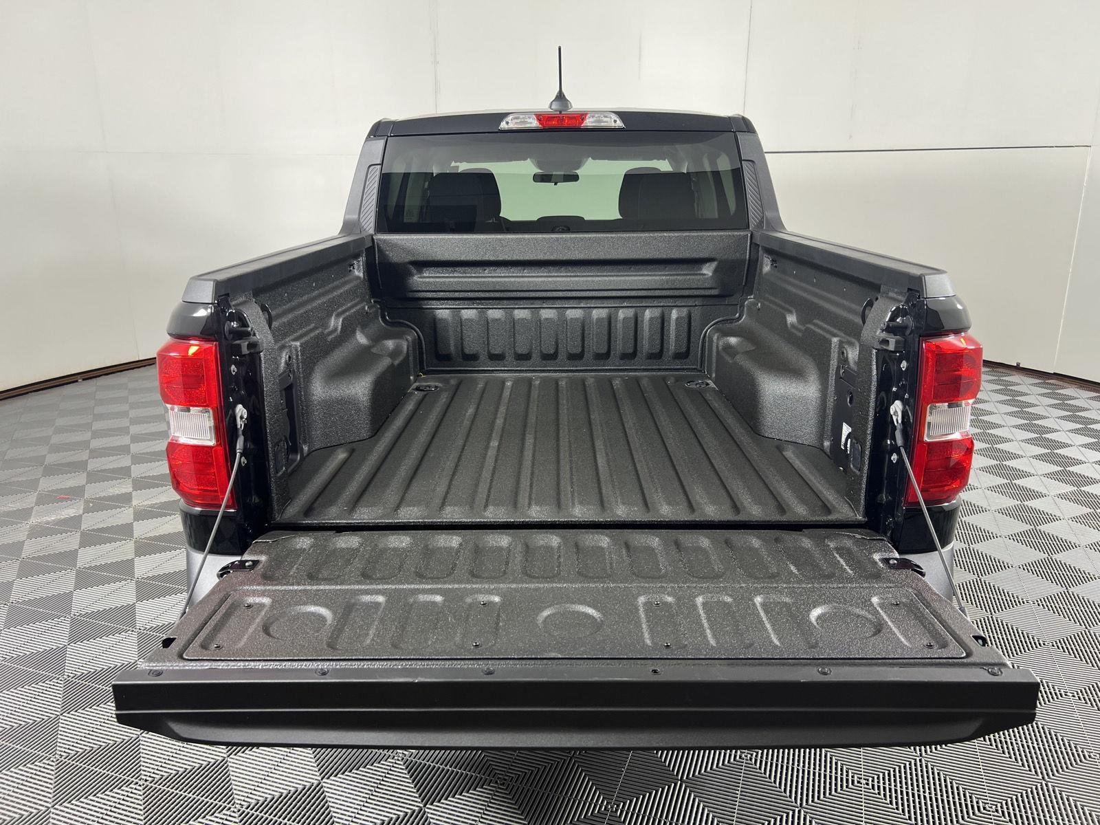 Used 2025 Shadow Black Ford XLT image 22