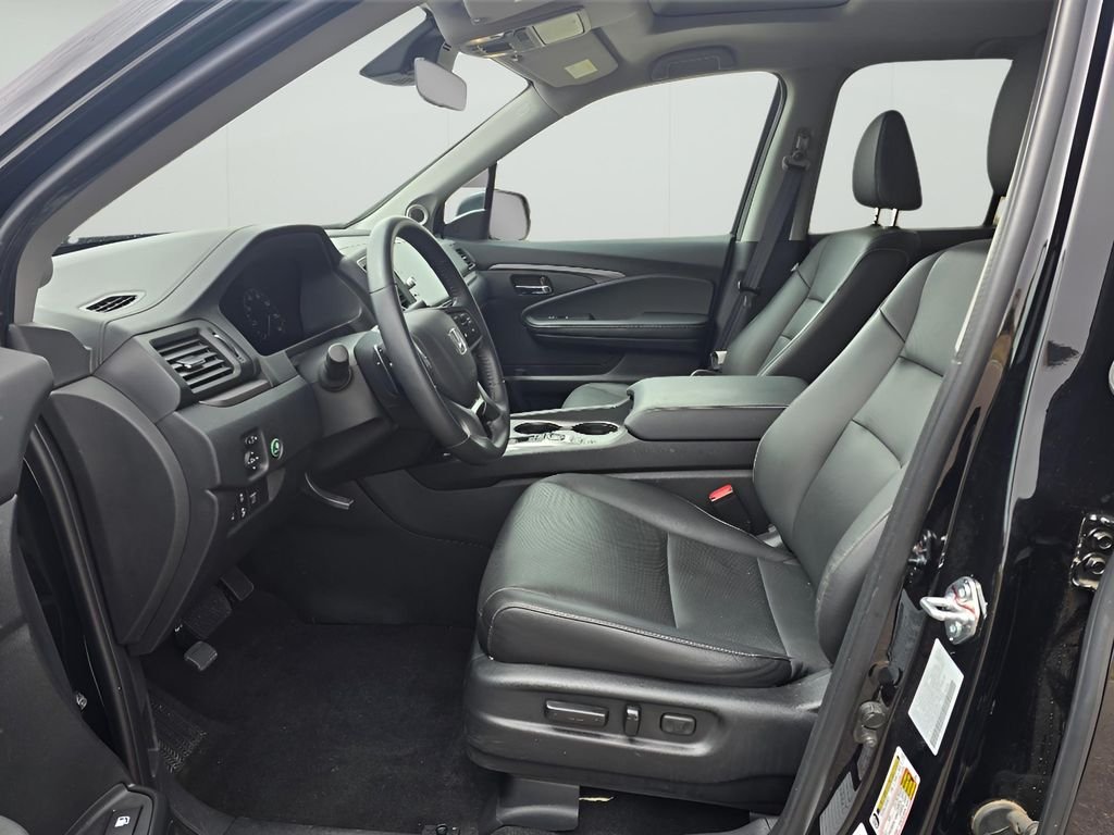 Used 2025 Black Honda RTL image 27