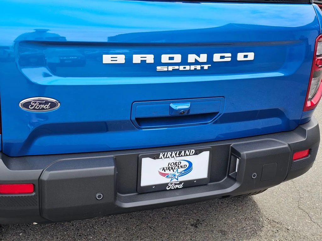 New 2025 Velocity Blue Metallic Ford Outer Banks® image 15