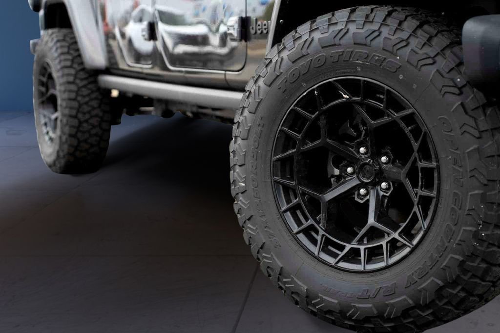 New 2024 Granite Crystal Metallic Clear-Coat Exterior Paint Jeep Willys image 2