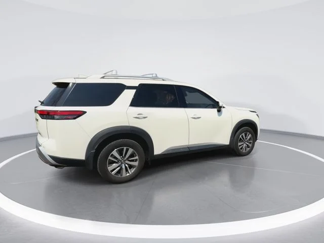 Used 2023 White Nissan SL image 12