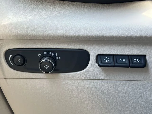 Used 2023 Red Buick Avenir image 32