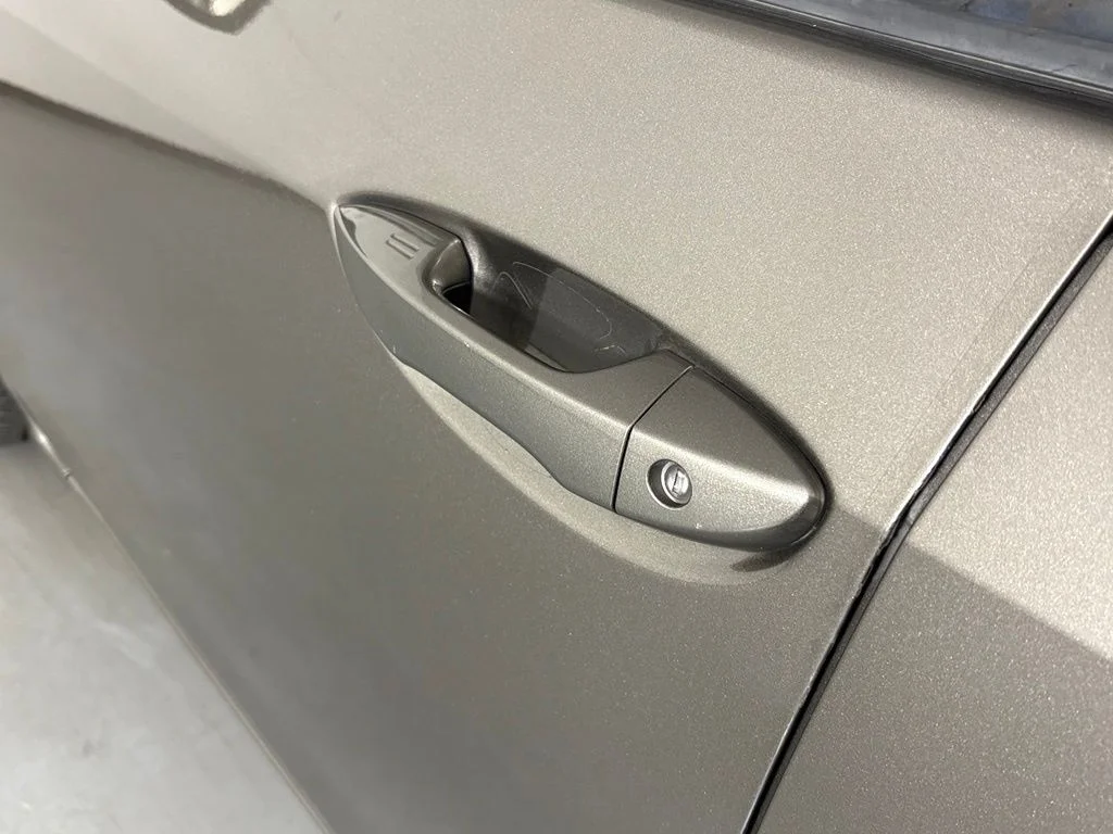 Used 2018 Gray Toyota SE image 10