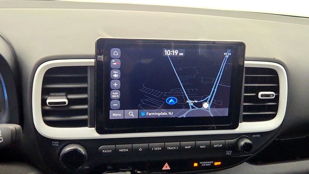 Used 2023 Lunar White Hyundai Limited IVT image 19