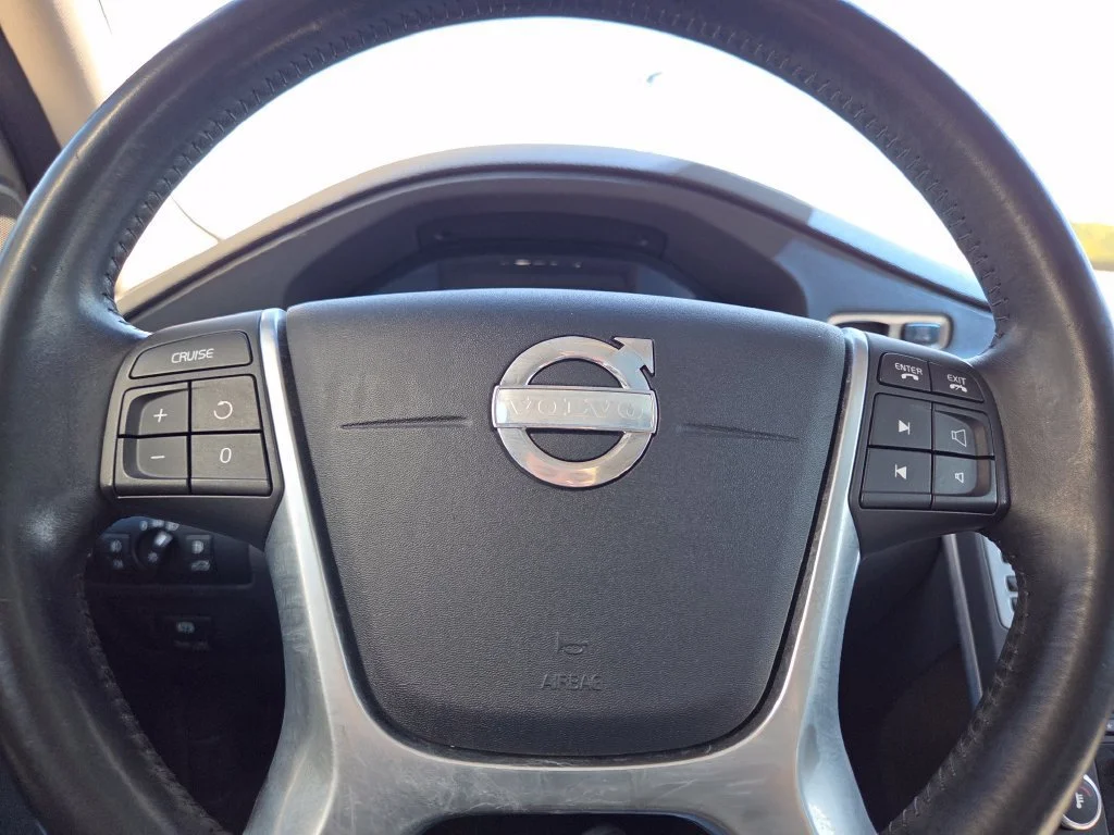 Used 2011 Caspian Blue Metallic Volvo 3.0T image 32