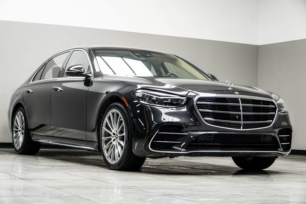 Used 2023 Gray Mercedes-Benz S 580 image 4