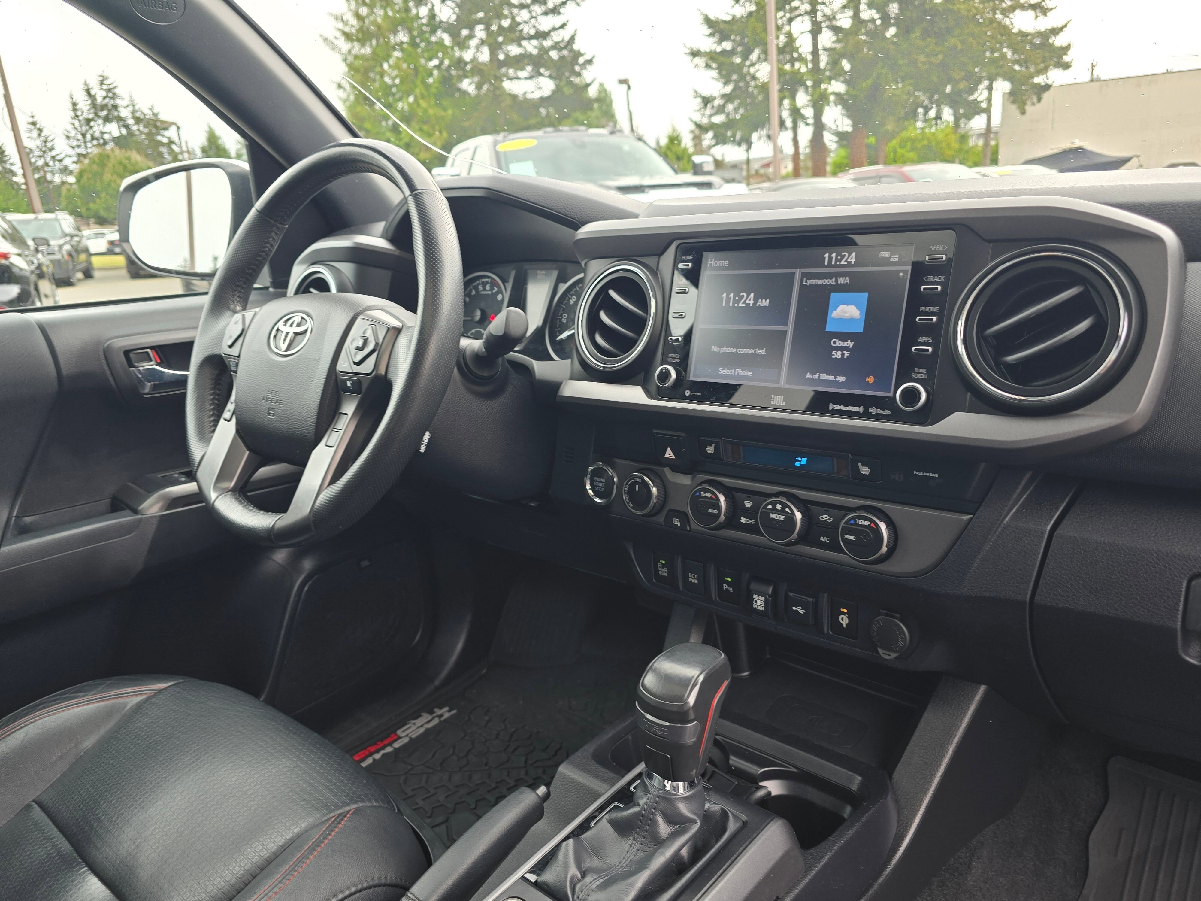 Used 2021  Toyota SR image 10