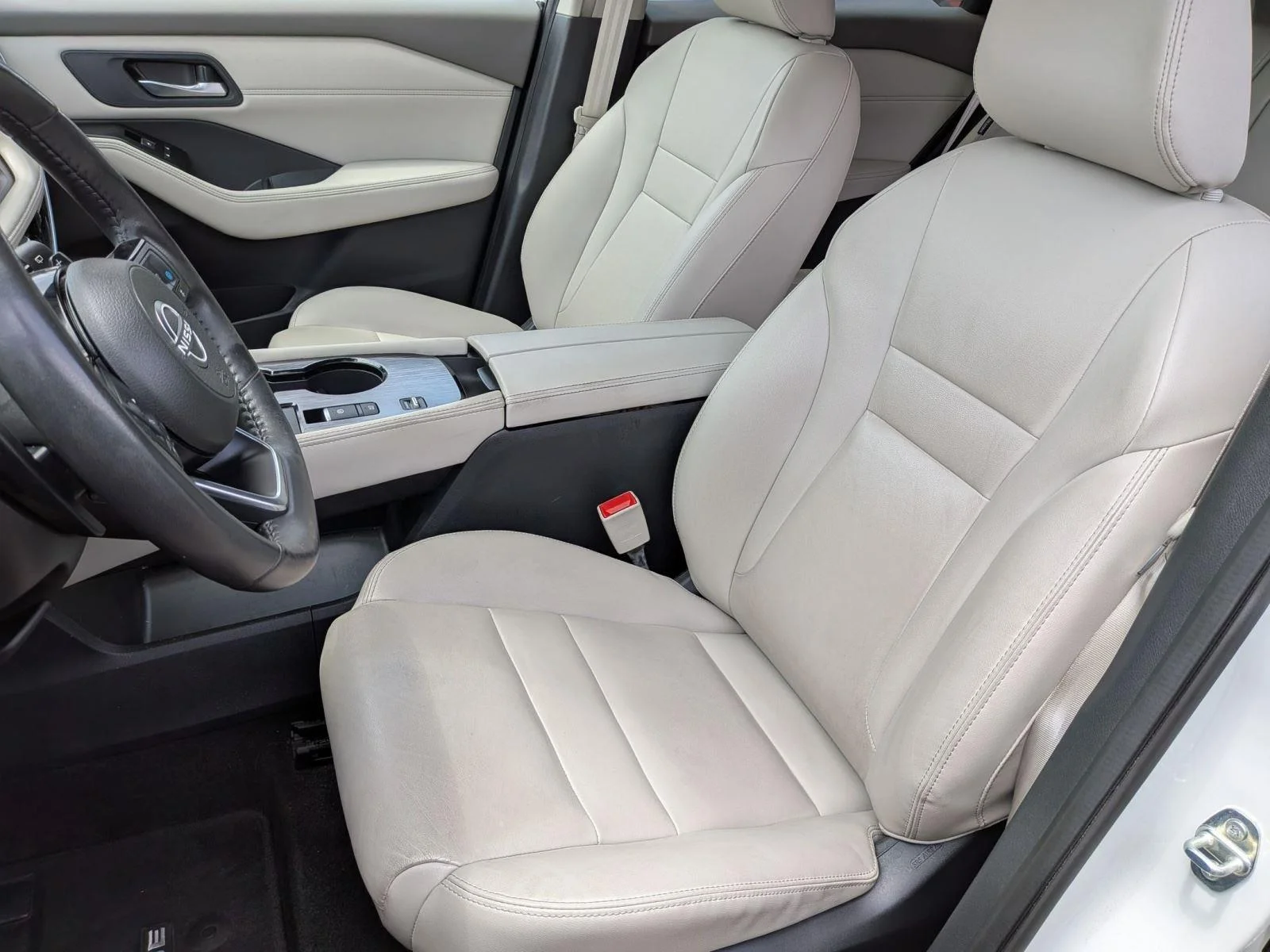 Used 2023 Pearl White Tricoat Nissan SL image 26