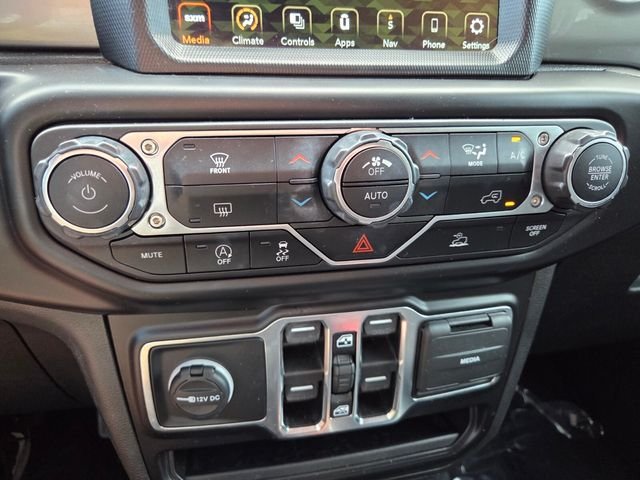 Used 2022 Silver Jeep Unlimited Sahara image 23