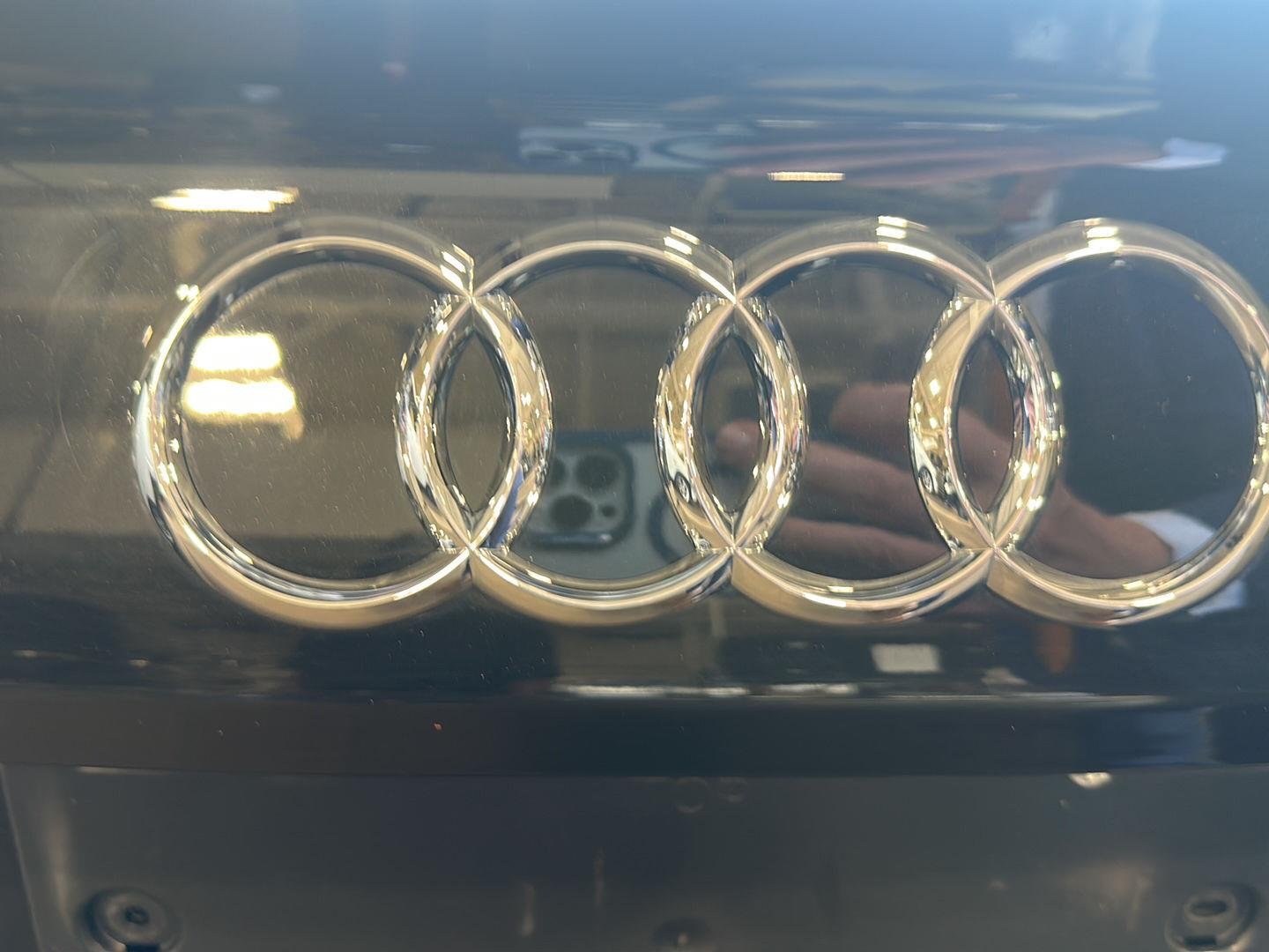 Used 2019 MYTHOS BLACK METALLIC AUDI PROGRESSIV image 4