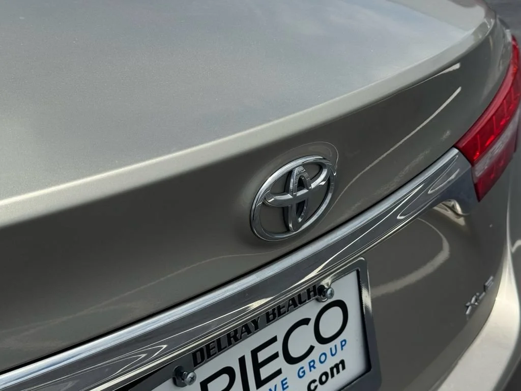 Used 2014 Beige Toyota XLE Premium image 14
